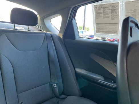 Used 2025 Kia K4 LXS image 36