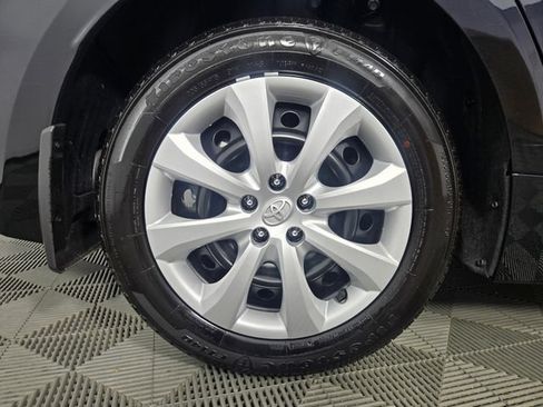 Used 2025 Toyota Corolla LE FWD image 11