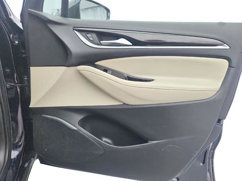 Used 2020 Buick Enclave Essence image 27