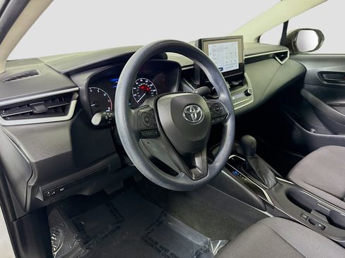 Used 2025 Toyota Corolla LE image 22