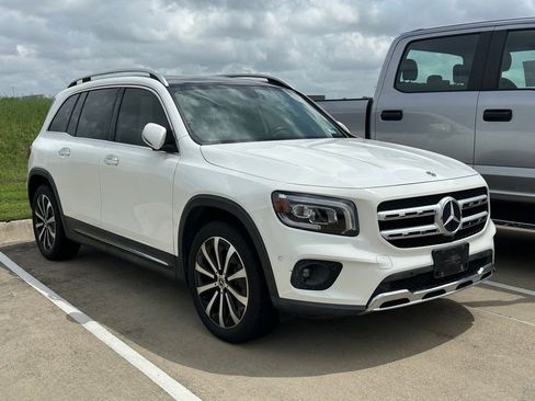 Used 2021 Mercedes-Benz GLB 250 image 2