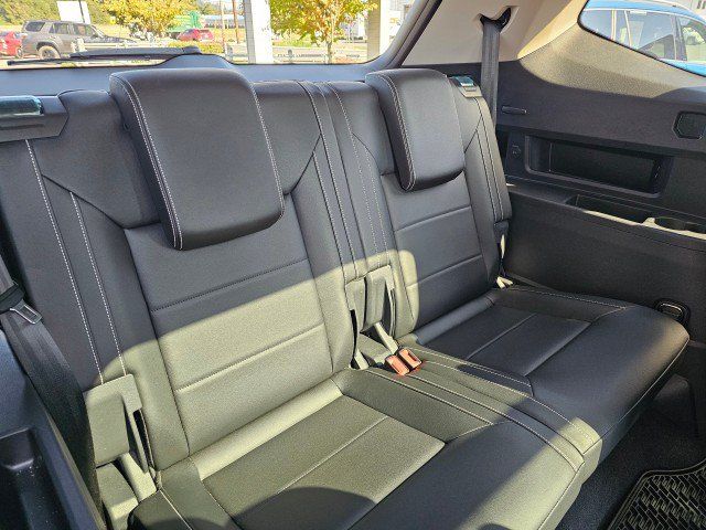 Used 2023 Volkswagen Atlas SEL AWD/4WD image 15