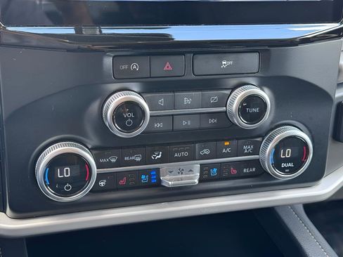 Used 2024 Ford Expedition Max XLT RWD image 18