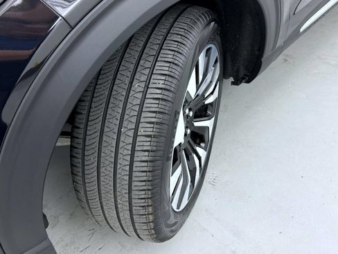 Used 2025 Ford Explorer Platinum w/ LUX Leather Package AWD/4WD image 26