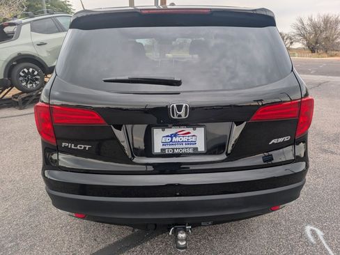 Used 2017 Honda Pilot EX image 4