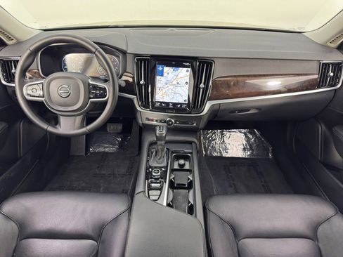 Used 2017 Volvo S90 T5 Momentum w/ Convenience Package image 12