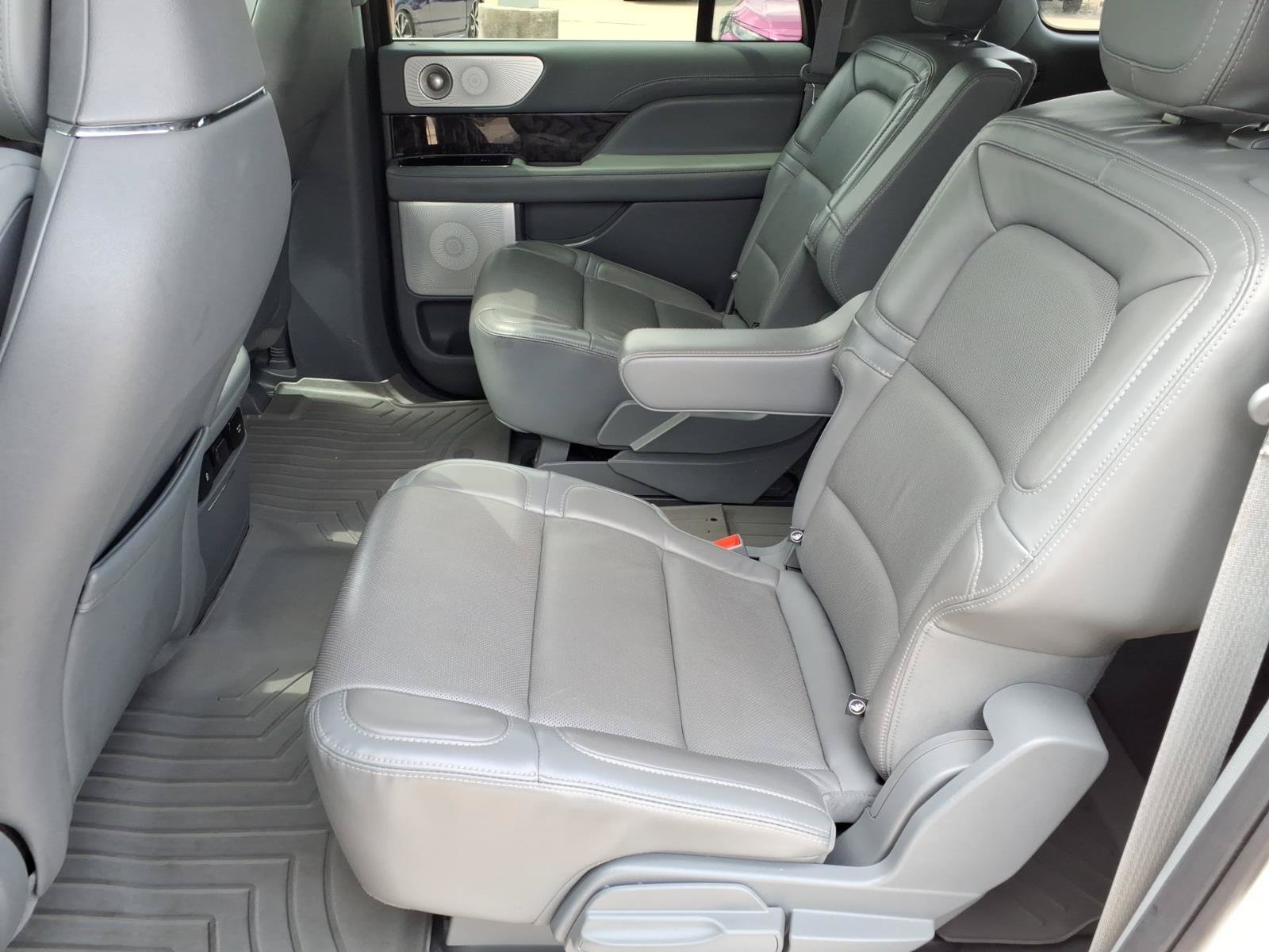 Used 2021 Lincoln Navigator L Reserve w/ Luxury Package AWD/4WD image 14