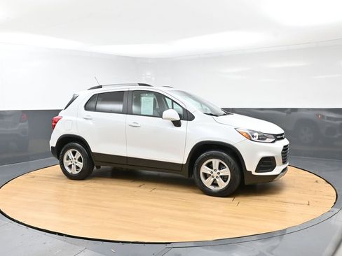 Used 2022 Chevrolet Trax LT w/ LT Convenience Package AWD/4WD image 6