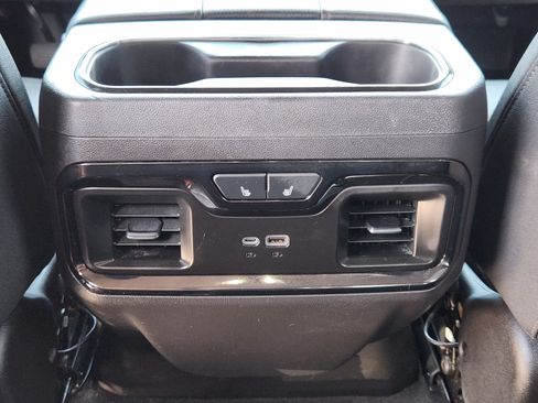 Used 2024 GMC Sierra 1500 AT4 w/ Technology Package AWD/4WD image 32