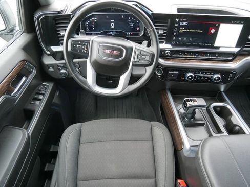 Used 2023 GMC Sierra 1500 Elevation w/ Preferred Package AWD/4WD image 9