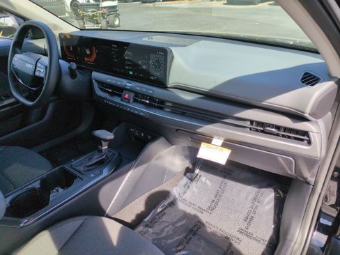 New 2025 Kia K4 FWD image 44