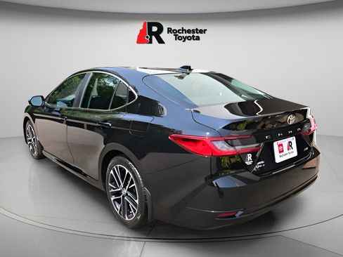 Used 2025 Toyota Camry XLE w/ Premium Package AWD/4WD image 5