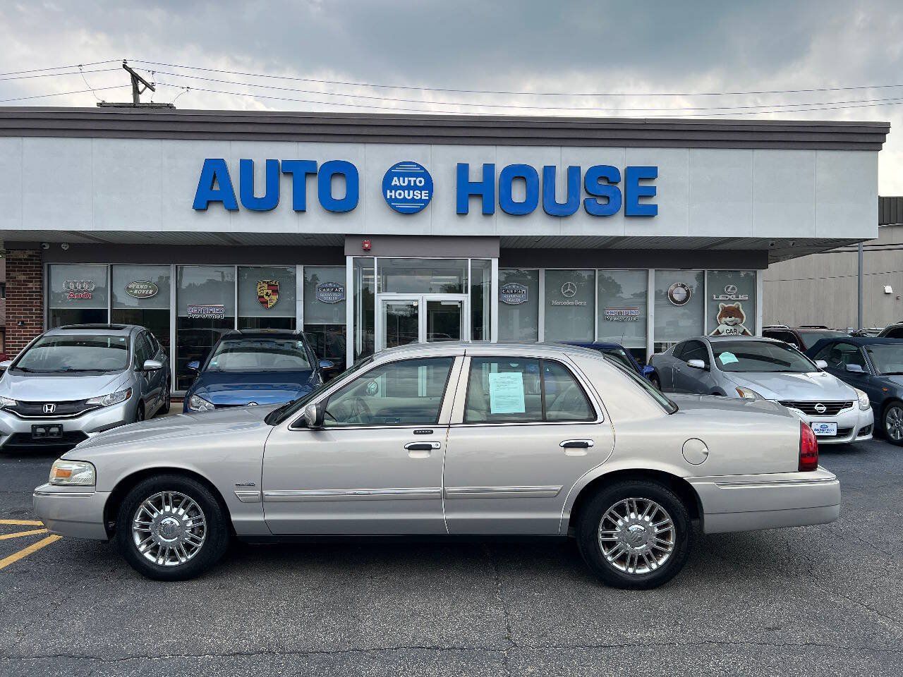 Used 2010 Mercury Grand Marquis LS RWD image 8
