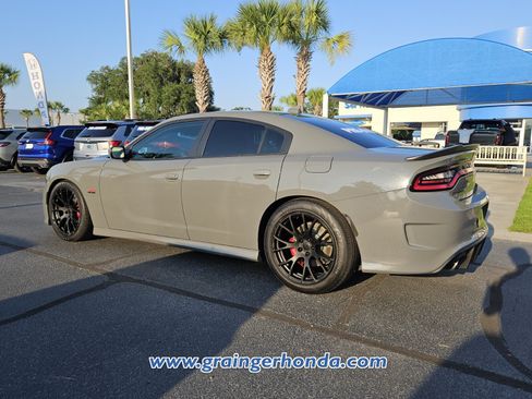 Used 2017 Dodge Charger R/T Scat Pack RWD image 3