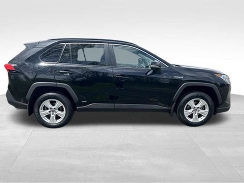 Used 2021 Toyota RAV4 XLE w/ Convenience Package AWD/4WD image 6