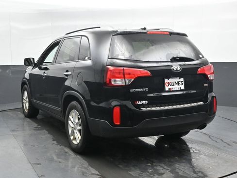Used 2015 Kia Sorento LX image 10
