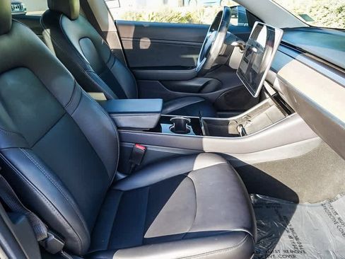 Used 2018 Tesla Model 3 Long Range image 19