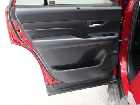 Used 2025 Toyota Grand Highlander AWD Hybrid image 28