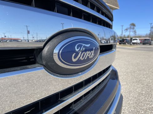 Used 2020 Ford F150 XLT image 24