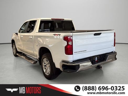 Used 2019 Chevrolet Silverado 1500 LT w/ Convenience Package AWD/4WD image 3
