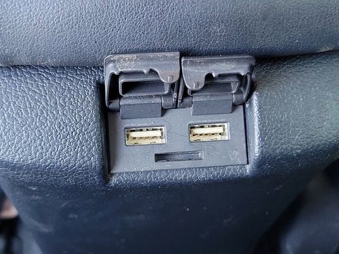 Used 2021 Toyota Prius Prime XLE FWD image 11