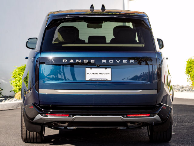 New 2026 Land Rover Range Rover Autobiography AWD/4WD image 8