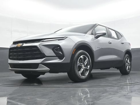 Used 2025 Chevrolet Blazer LT FWD image 27
