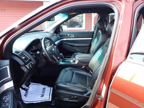 Used 2016 Ford Explorer XLT w/ Equipment Group 202A AWD/4WD image 7