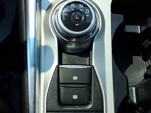 Used 2023 Ford Explorer XLT w/ Equipment Group 202A AWD/4WD image 18