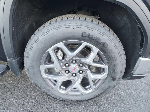 Used 2023 GMC Sierra 1500 SLT w/ SLT Premium Plus Package image 22