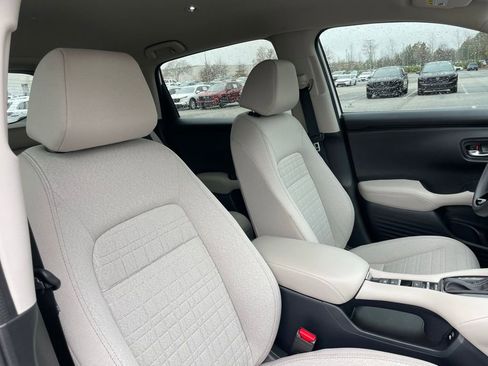 Certified 2025 Honda HR-V LX image 30