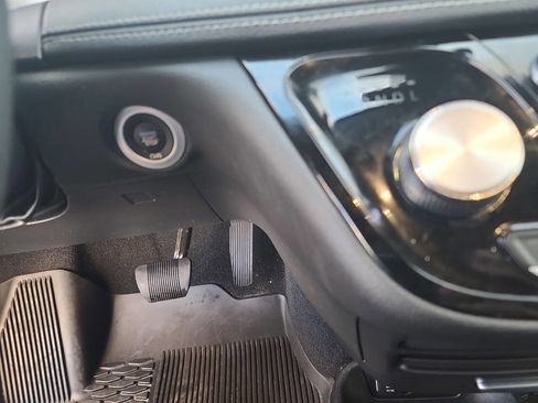 Used 2025 Chrysler Pacifica Select image 20