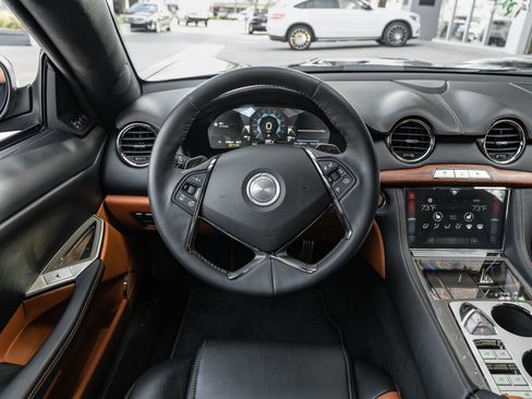 Used 2018 Karma Revero Luxury image 4