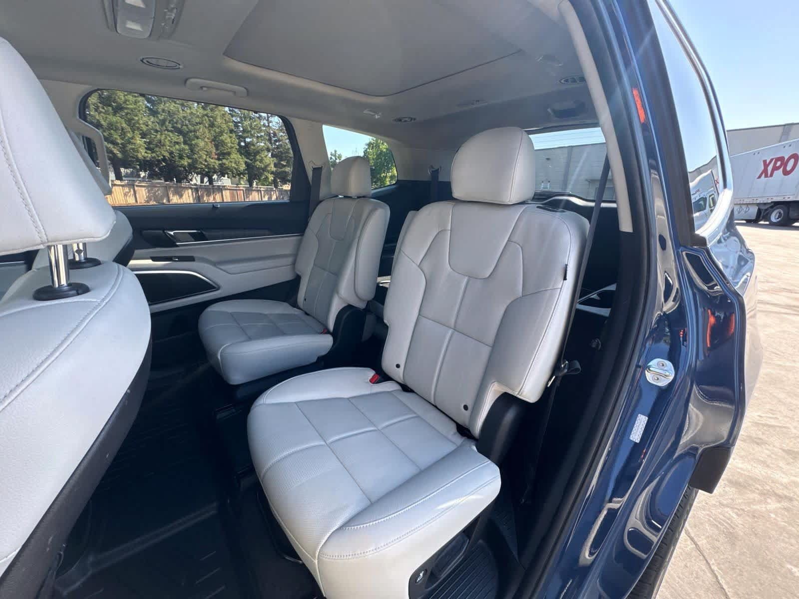 Used 2023 Kia Telluride SX FWD image 6