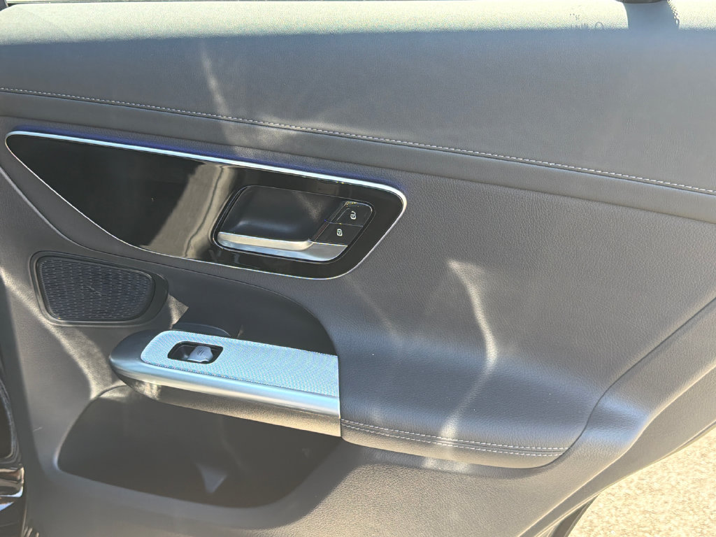 Used 2026 Mercedes-Benz GLC 300 image 16