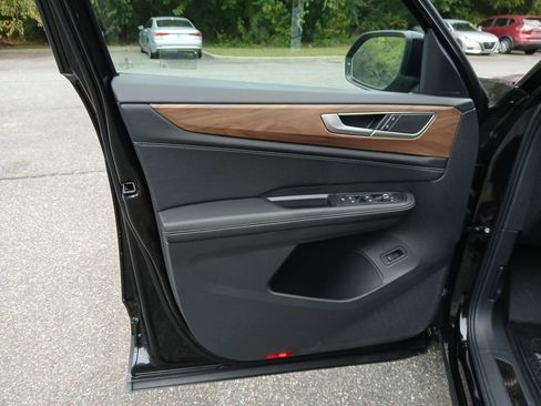 New 2026 Volkswagen Atlas SE image 10