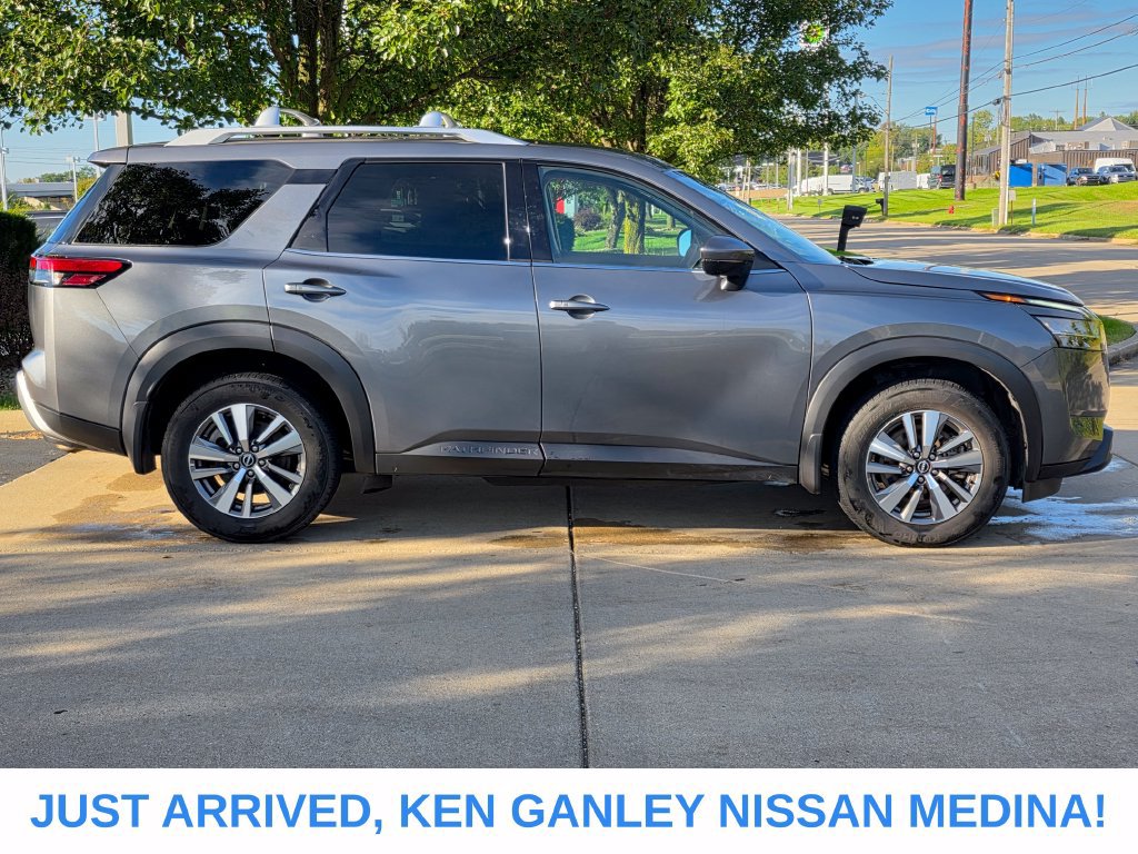Certified 2024 Nissan Pathfinder SL AWD/4WD image 2