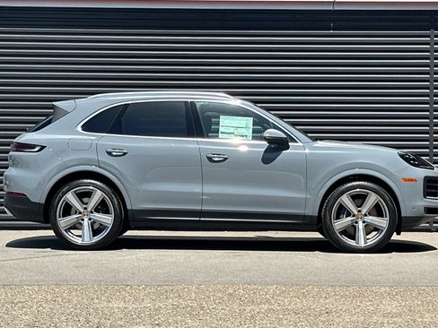 New 2026 Porsche Cayenne AWD/4WD image 9