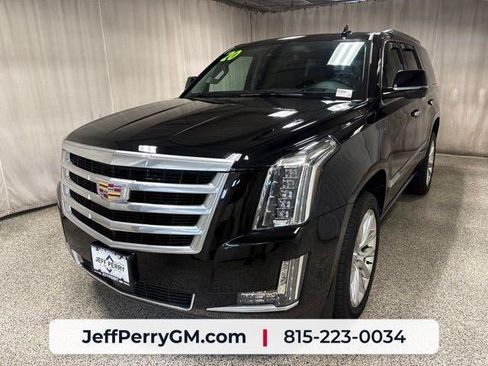 Used 2020 Cadillac Escalade Premium Luxury AWD/4WD image 6