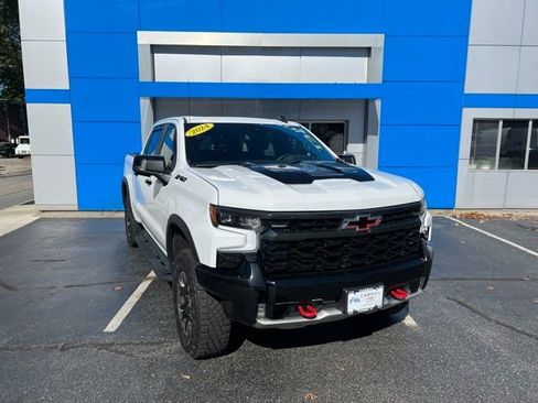 Used 2024 Chevrolet Silverado 1500 ZR2 w/ Technology Package image 3