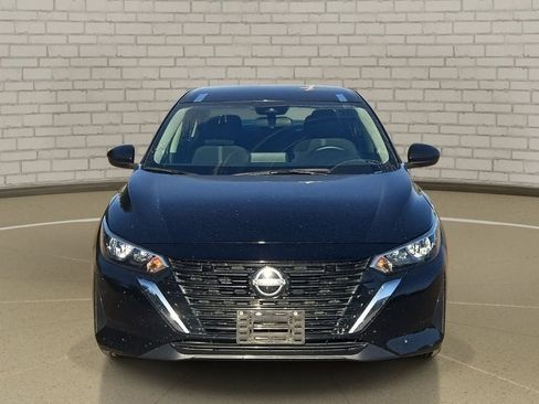 Used 2024 Nissan Sentra SV FWD image 2