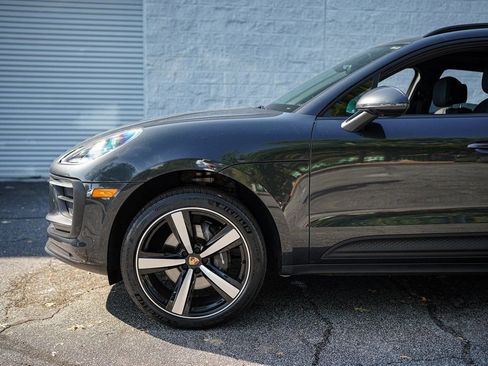 Used 2024 Porsche Macan w/ Premium Plus Package image 11