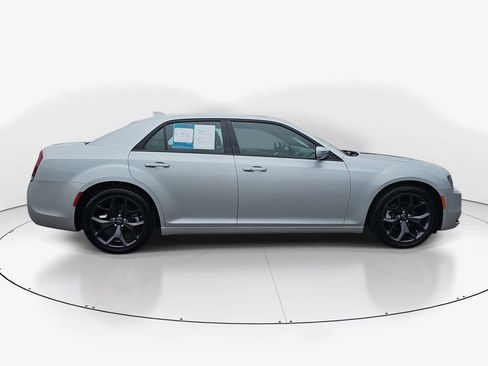 Used 2023 Chrysler 300 S RWD image 5