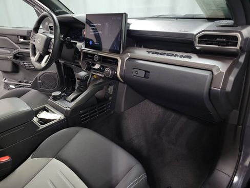 Used 2024 Toyota Tacoma TRD Sport w/ TRD Sport Upgrade Package image 26