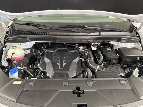 Used 2023 Kia Carnival LX image 27