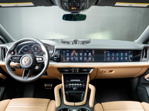 Certified 2025 Porsche Cayenne S AWD/4WD image 31