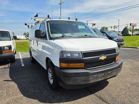 Used 2021 Chevrolet Express 2500 w/ Driver Convenience Package RWD image 3