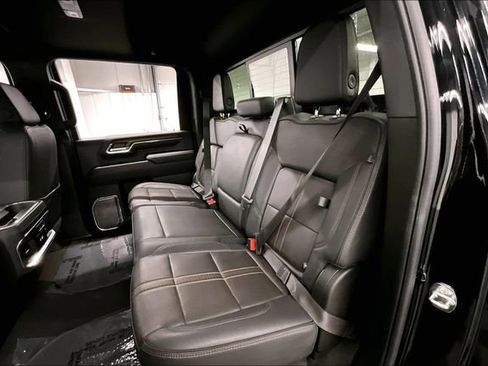 Used 2024 Chevrolet Silverado 2500 High Country w/ High Country Premium Package AWD/4WD image 25