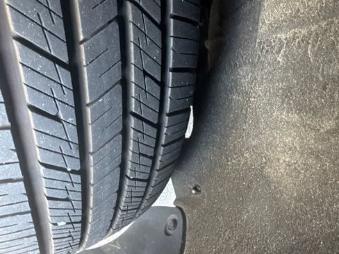 Used 2024 Toyota RAV4 XLE FWD image 9