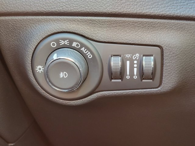 Used 2019 Jeep Compass Limited AWD/4WD image 14